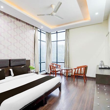 فندق Super Townhouse Sector 51 Noida Near Metro Station المظهر الخارجي الصورة