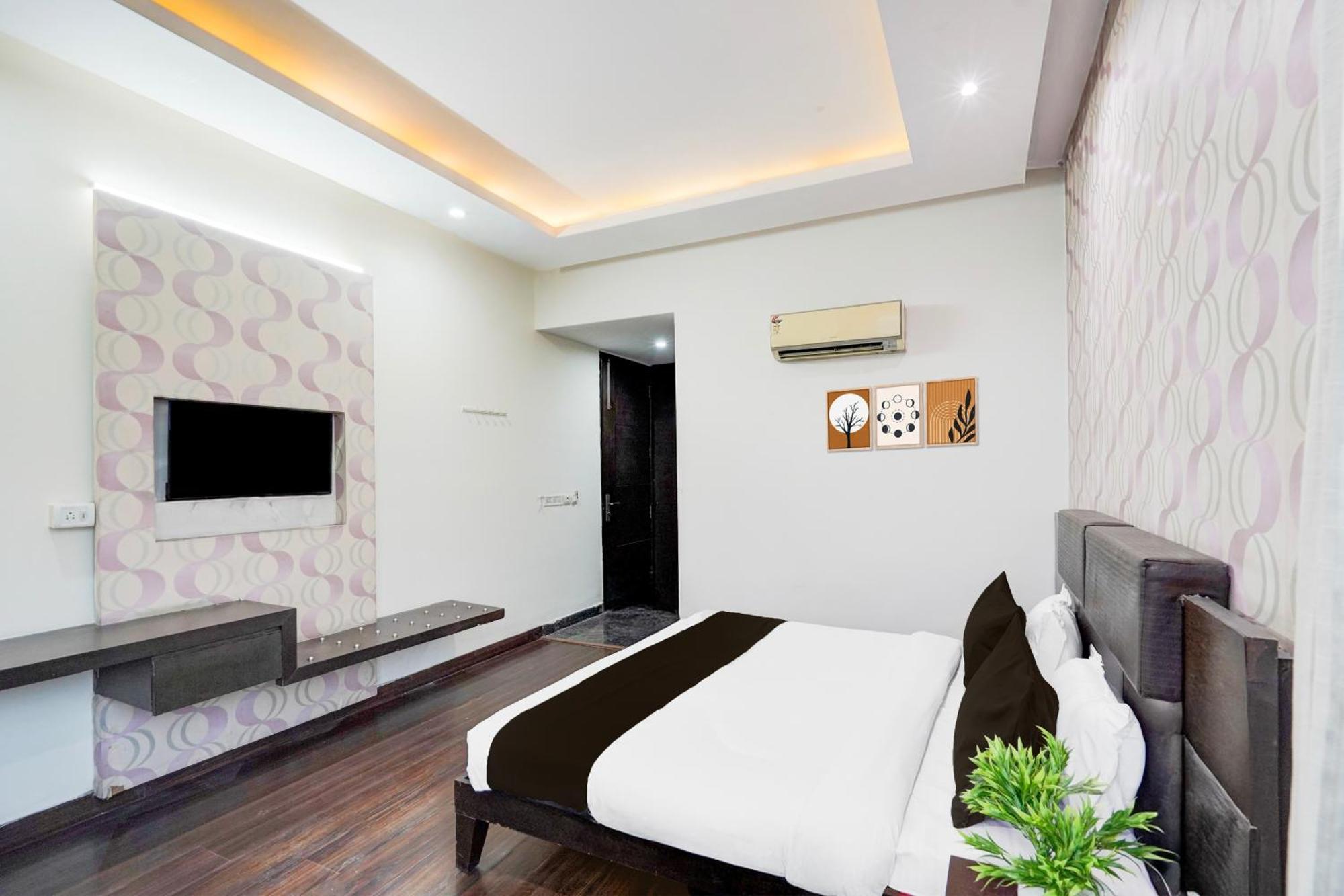 فندق Super Townhouse Sector 51 Noida Near Metro Station المظهر الخارجي الصورة