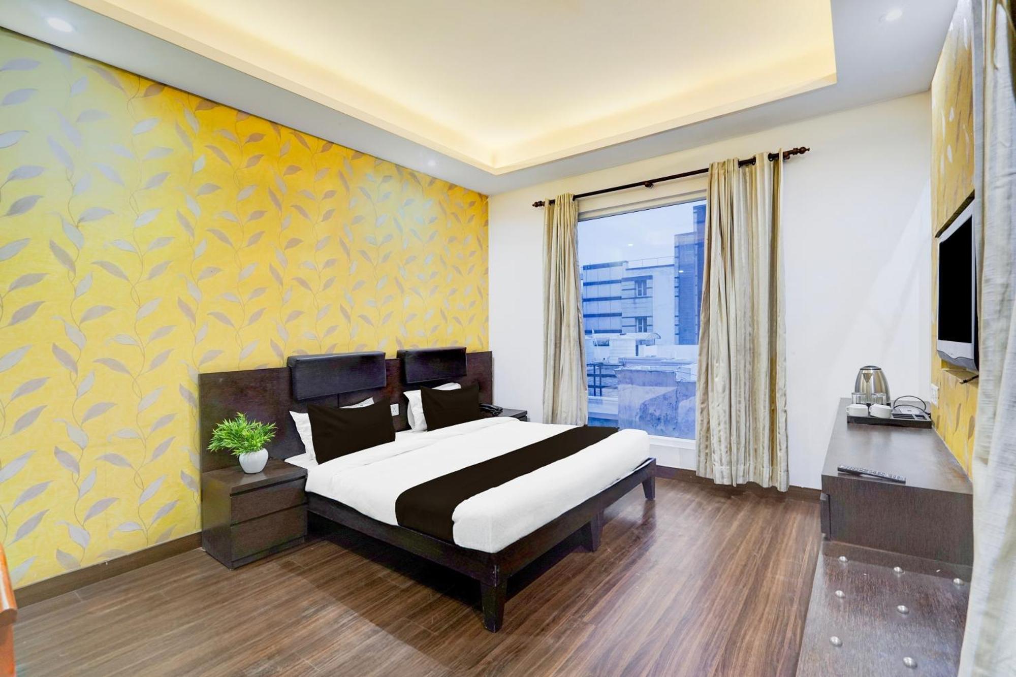 فندق Super Townhouse Sector 51 Noida Near Metro Station المظهر الخارجي الصورة