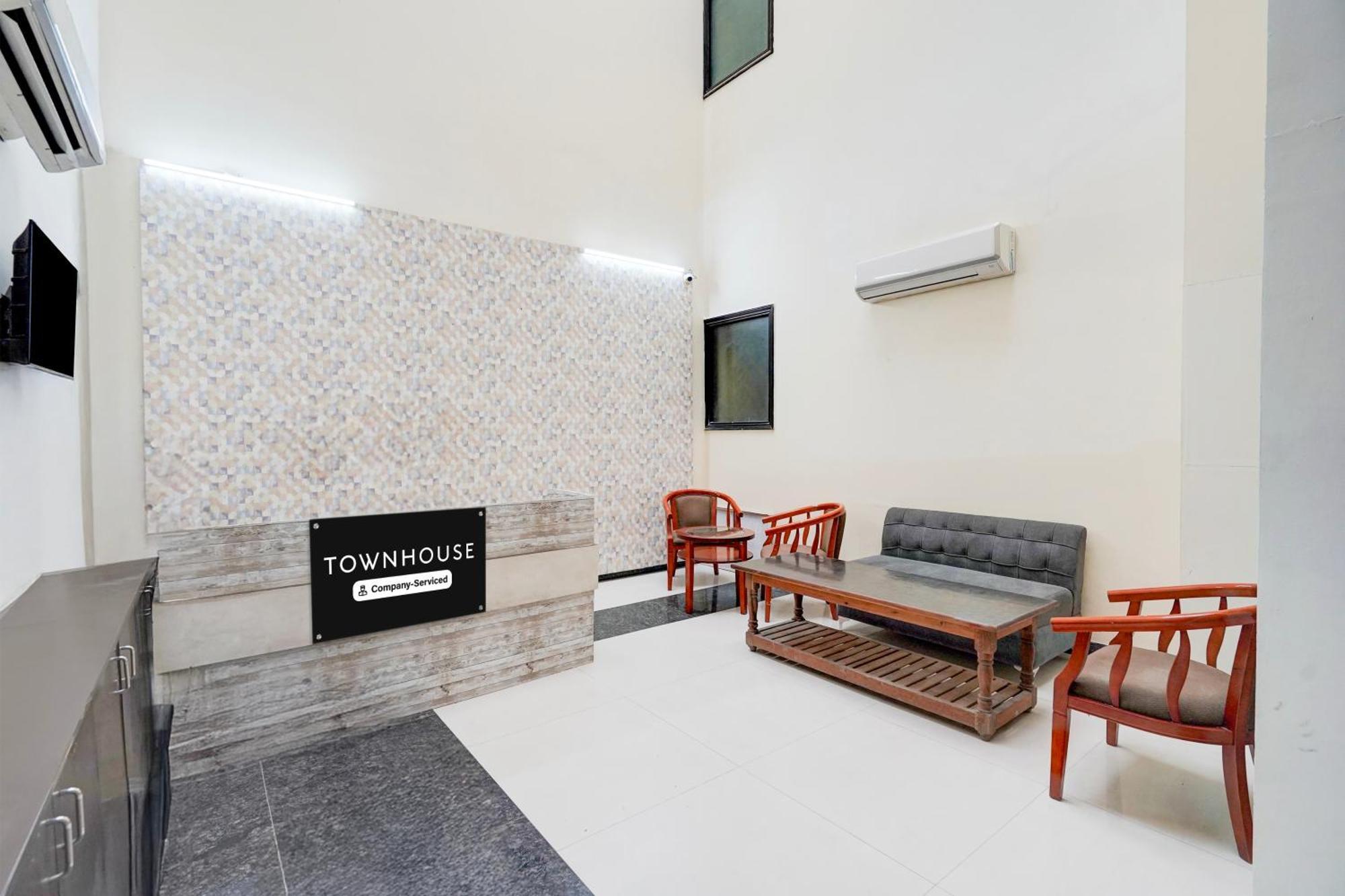 فندق Super Townhouse Sector 51 Noida Near Metro Station المظهر الخارجي الصورة